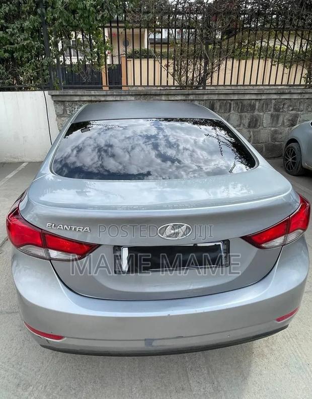 Hyundai Elantra 2015 Silver