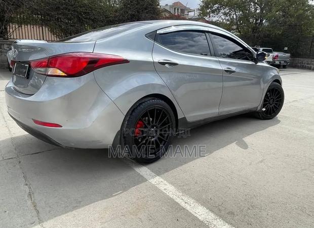 Hyundai Elantra 2015 Silver