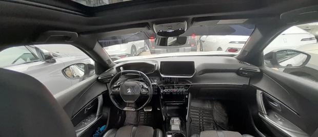 Peugeot 2008 2022 Gray