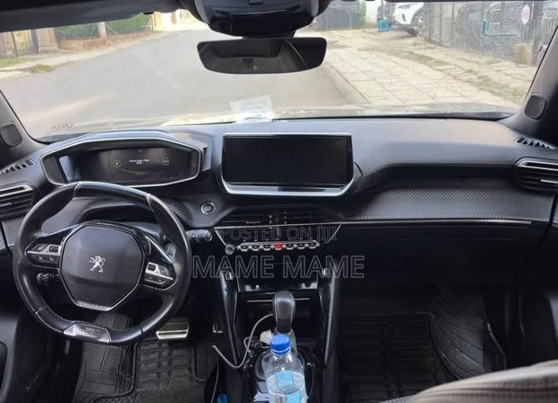 Peugeot 2008 2022 Gray