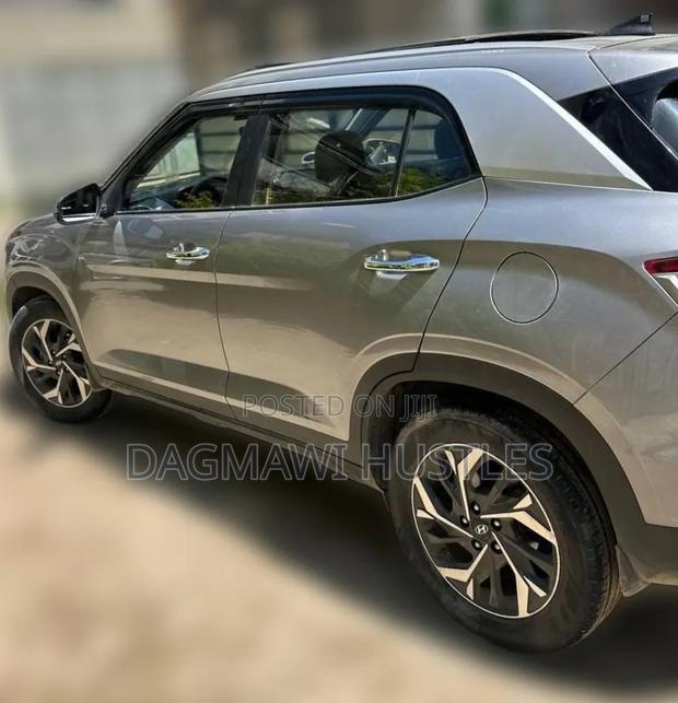 Hyundai Creta 2023 Silver