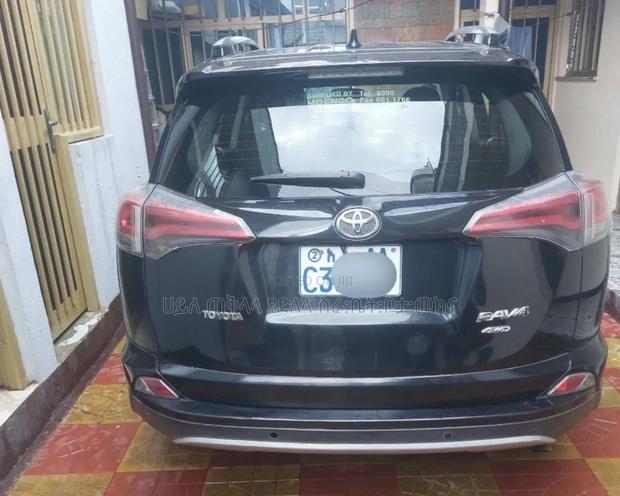 Toyota RAV4 2017 Maroon