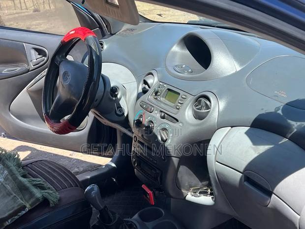 Toyota Yaris 2020 Blue