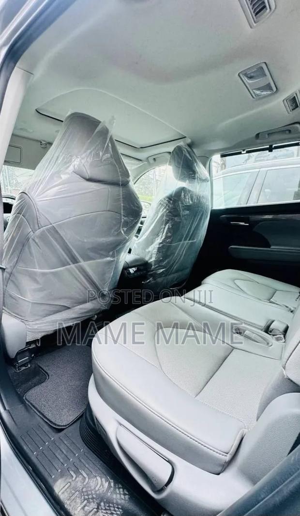 New Toyota Highlander 2024 Silver