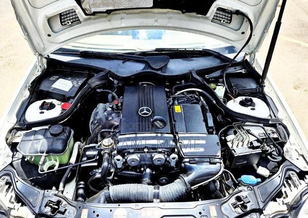 Mercedes-Benz C200 2006 White