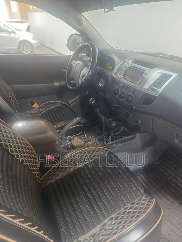 Toyota Hilux 3.0 D-4D 4x4 2012 Gray