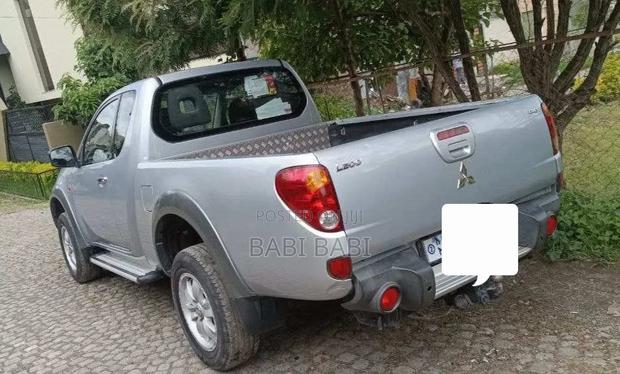 Mitsubishi L200 2008 Silver