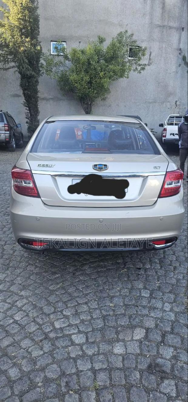 Geely Emgrand EC7 2017 Gold