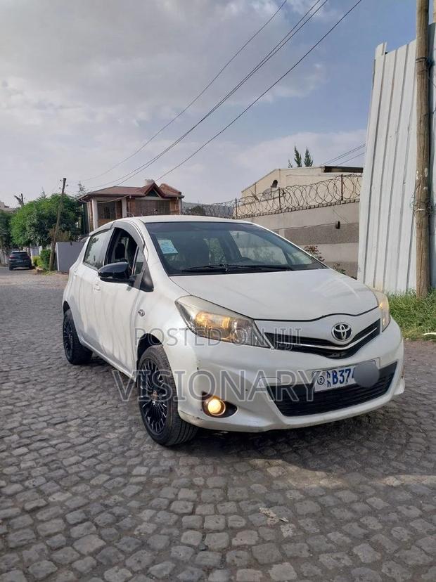 Toyota Yaris 2014 White