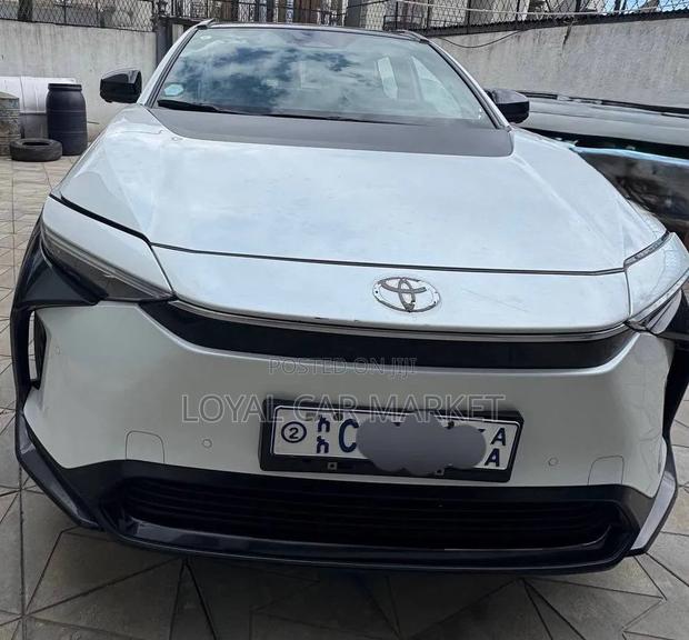 Toyota bZ4X 2023 White