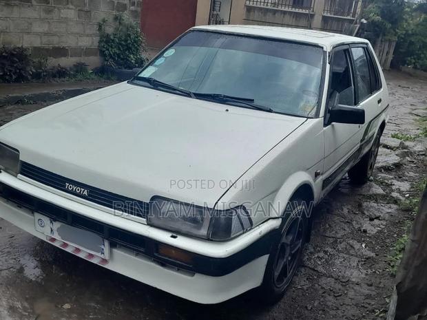 Toyota Corolla 1987 White