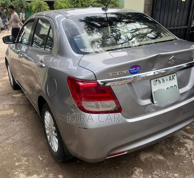 Suzuki Dzire 2022 Silver
