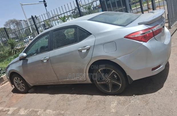 Toyota Corolla 2015 Silver