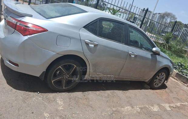 Toyota Corolla 2015 Silver