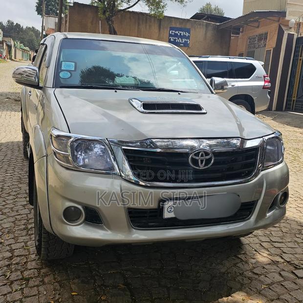 Toyota Hilux 3.0 D-4D 4x4 2013 Blue