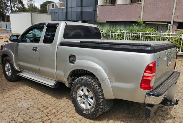 Toyota Hilux 3.0 D-4D 4x4 2013 Blue