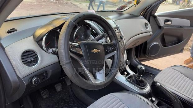 Chevrolet Cruze 1.8 Hatchback 2012 Black