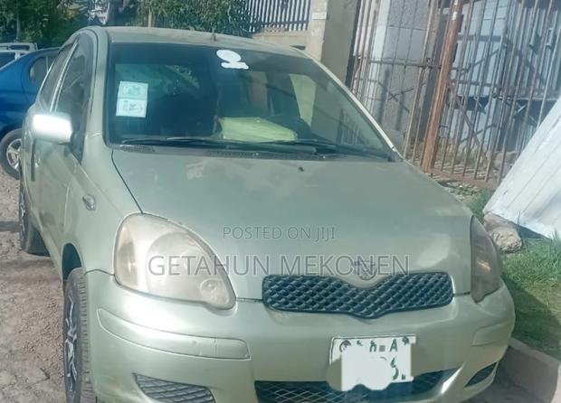 Toyota Vitz 2002 Green