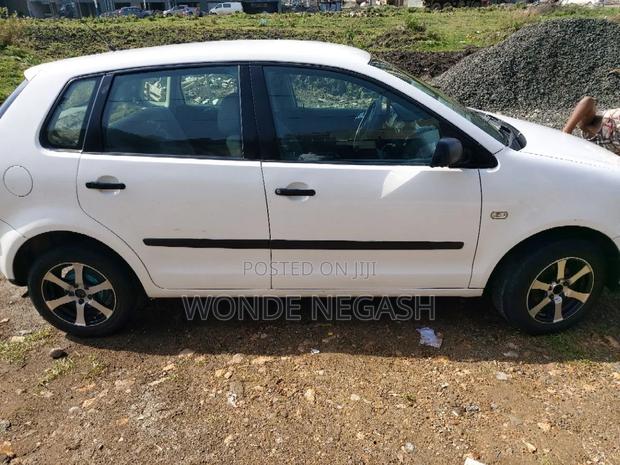 Volkswagen Polo 2002 White