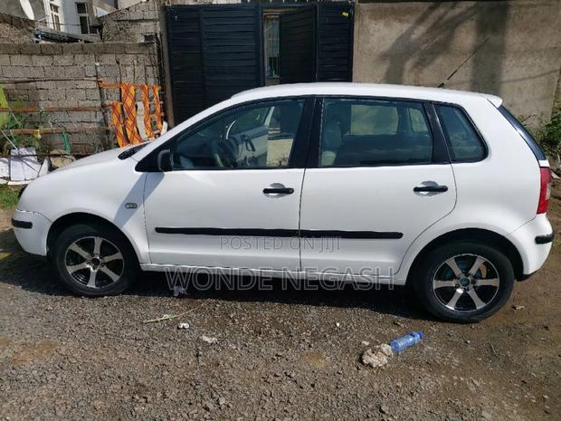 Volkswagen Polo 2002 White