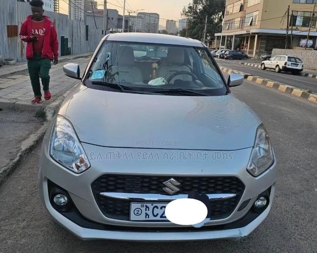 Suzuki Swift 2022 Silver