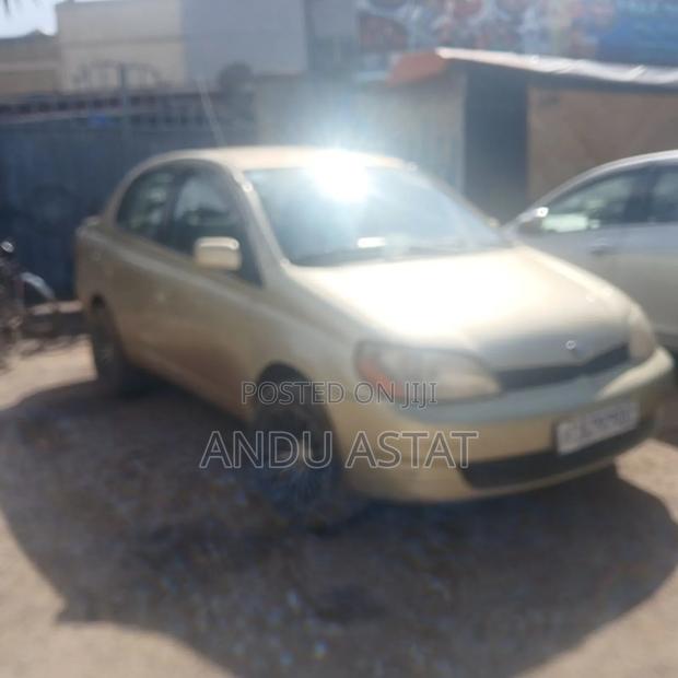 Toyota Platz 1.0 FWD 2002 Gold