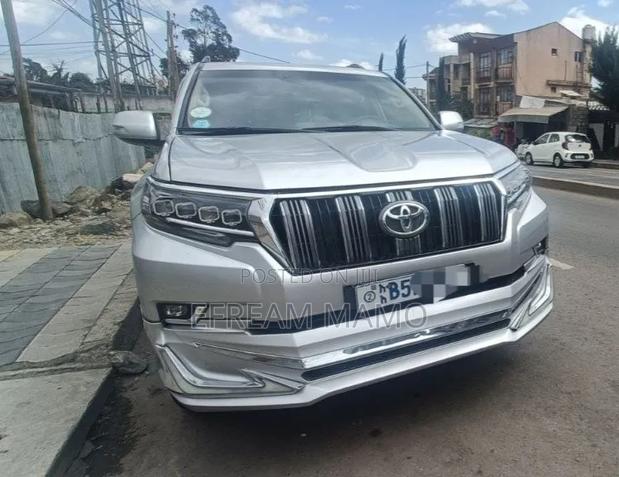 Toyota Land Cruiser 2014 Silver