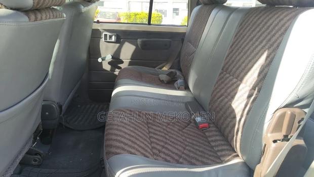 Toyota Land Cruiser 2011 White
