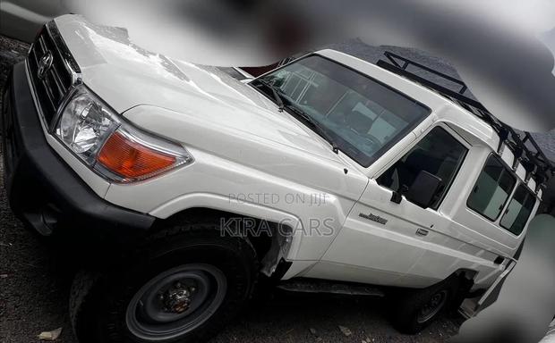 Toyota Land Cruiser 2010 White