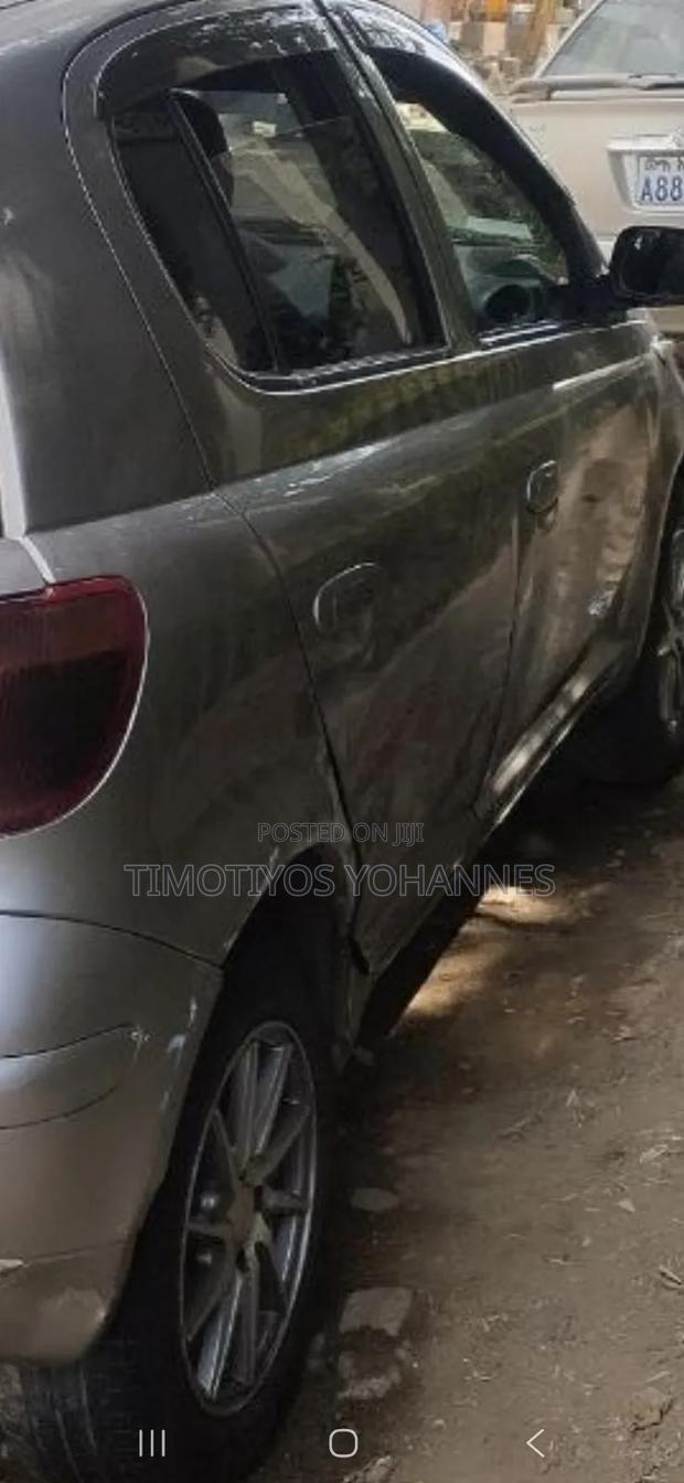 Toyota Vitz 1.0 FWD 3dr 2004 Gray
