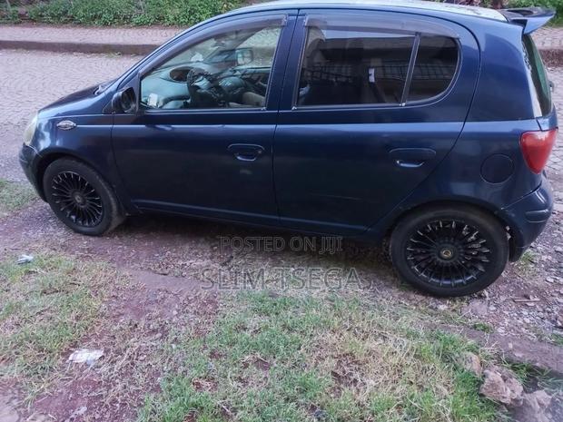 Toyota Vitz 2004 Green