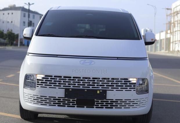 New Hyundai Staria 2023 White