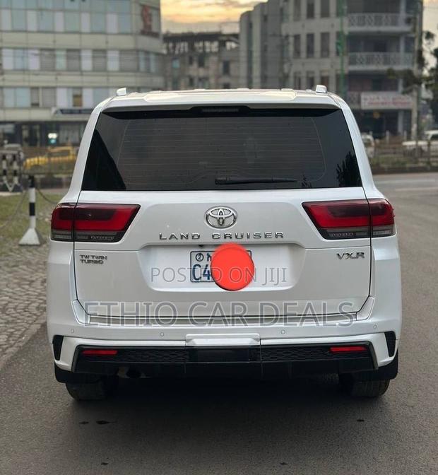Toyota Land Cruiser 2023 White