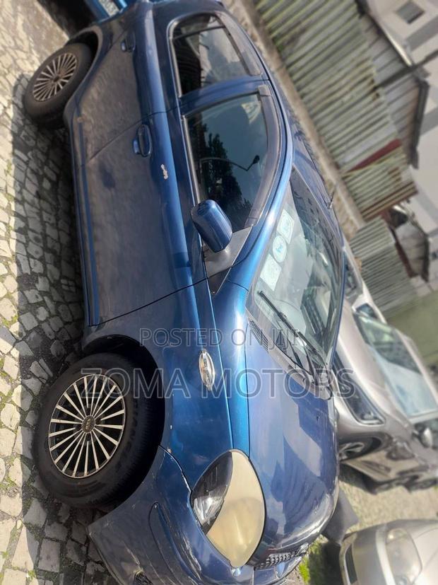 Toyota Vitz 1.0 FWD 3dr 2002 Blue