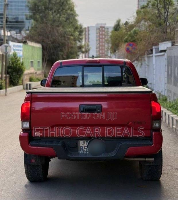 Toyota Tacoma 2019 Red