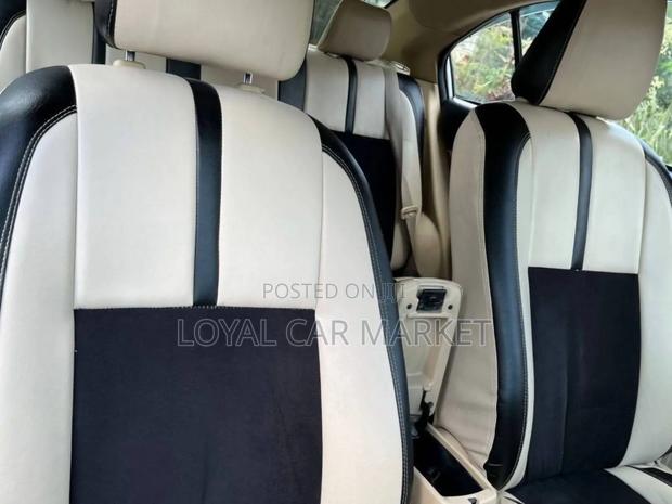 Toyota Yaris 2015 Silver