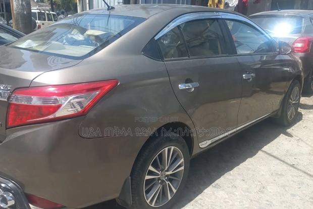 Toyota Yaris 2016 Purple