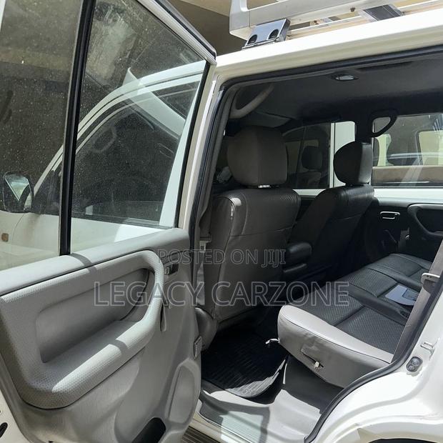 Toyota Land Cruiser 2006 White