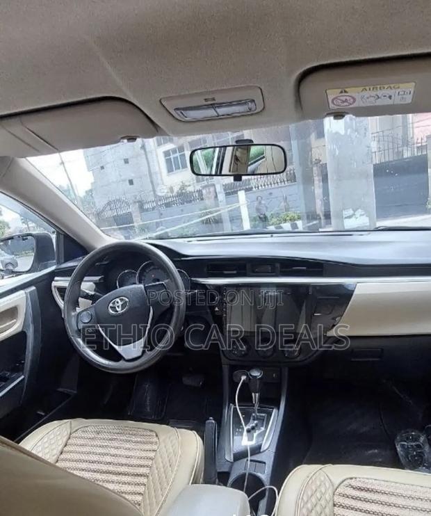 Toyota Corolla 2015 Silver