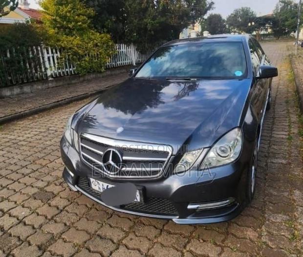 Mercedes-Benz E200 2013 Gray