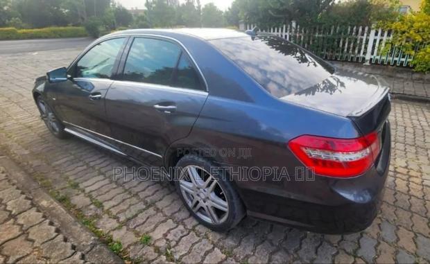 Mercedes-Benz E200 2013 Gray