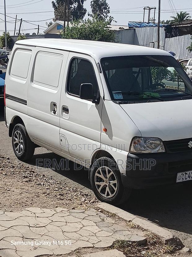Suzuki Eeco 2024 White