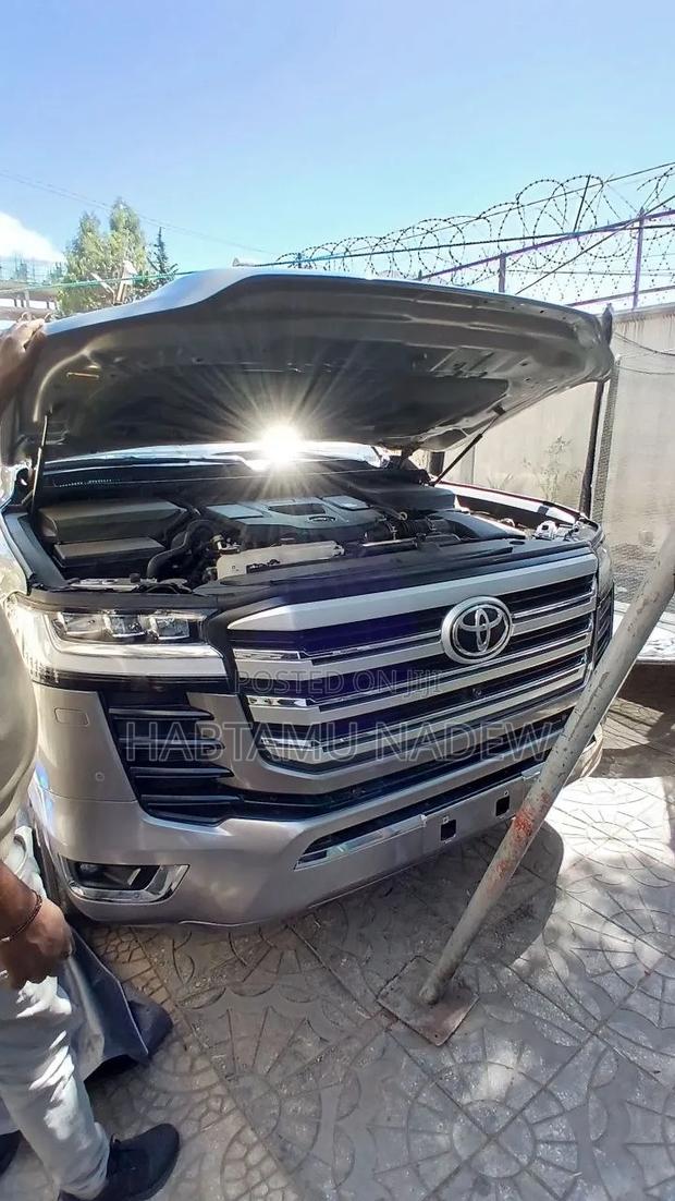 Toyota Land Cruiser 2023 Gray