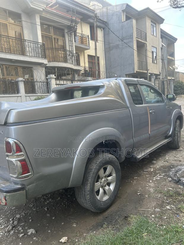 Toyota Hilux 3.0 D-4D 4x4 2012 Silver