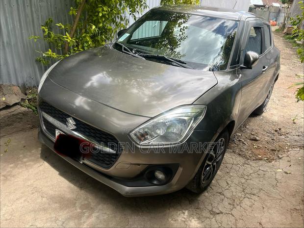 Suzuki Swift 2022 Gray