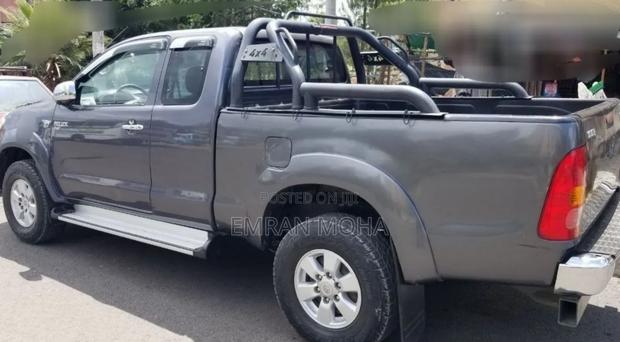 Toyota Hilux 2008 Gray