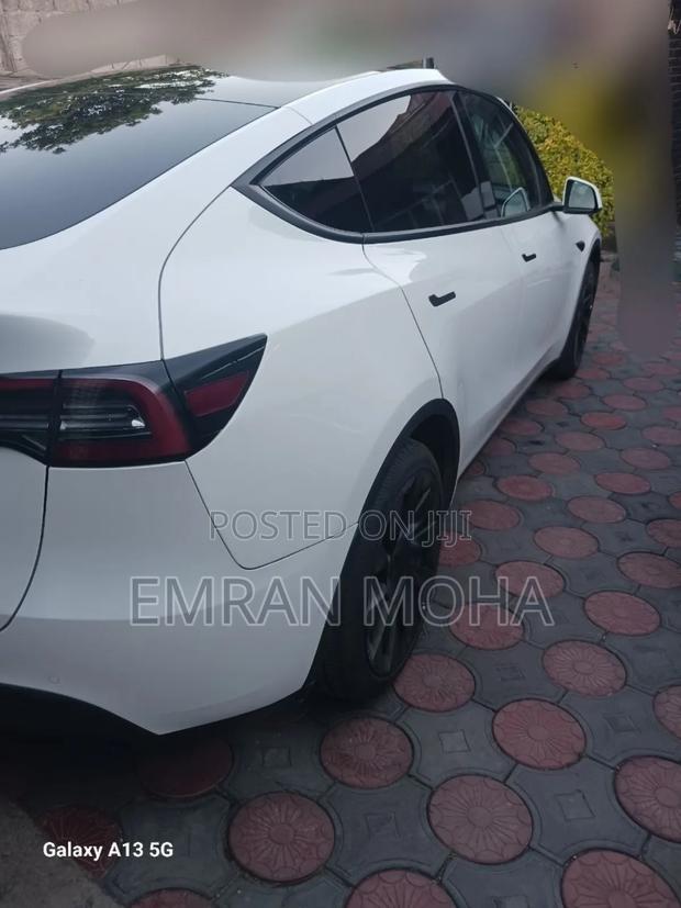 Tesla Model Y 2022 White