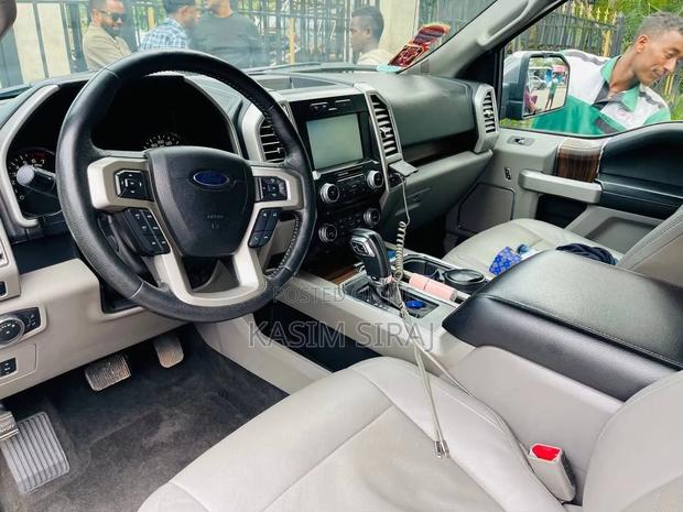 Ford F-150 Lariat 4x2 SuperCab Styleside 6.5 ft. box 145 in. WB 2017