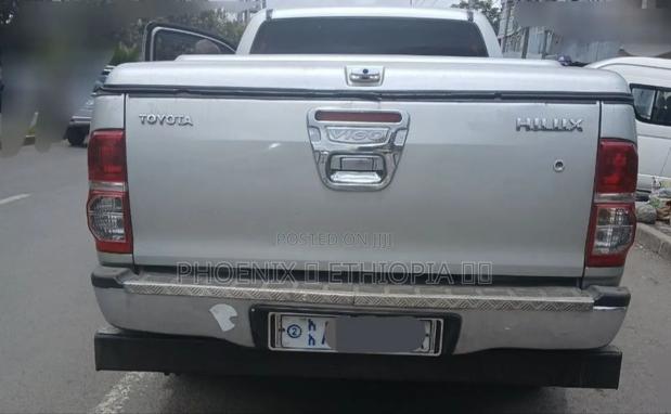 Toyota Hilux 2010 Silver