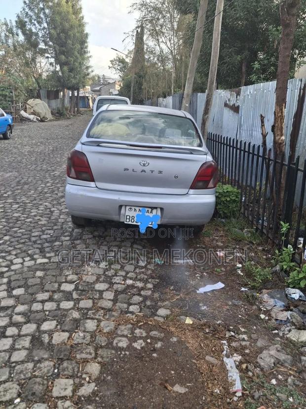 Toyota Platz 2002 Silver
